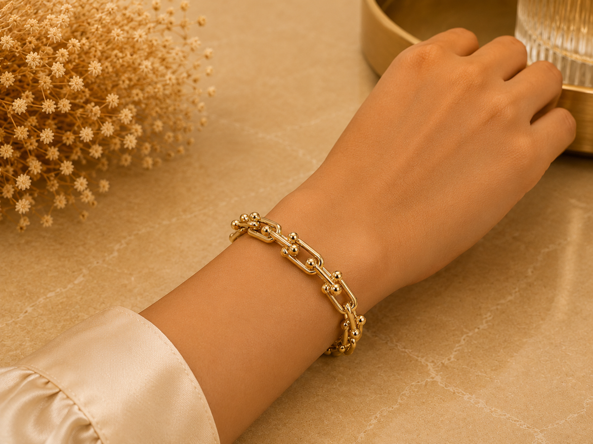 BRAZALETE DORADO EN ACERO INOXIDABLE