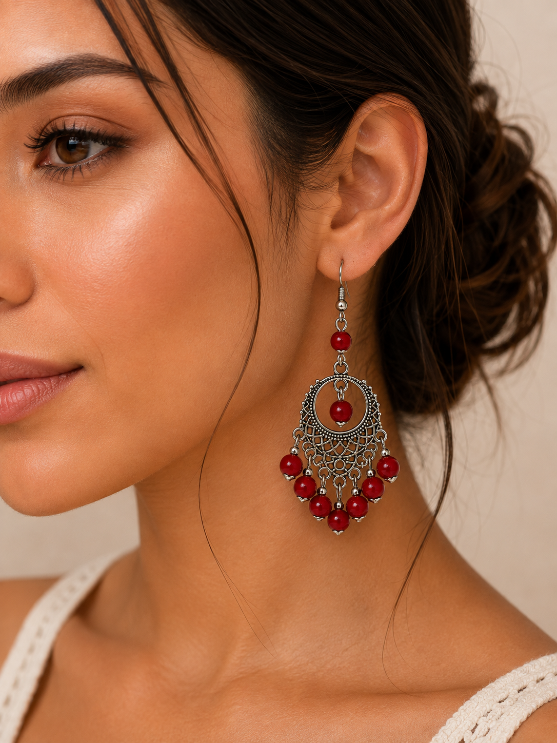 Aretes de fantasía bohemios con cuentas rojas