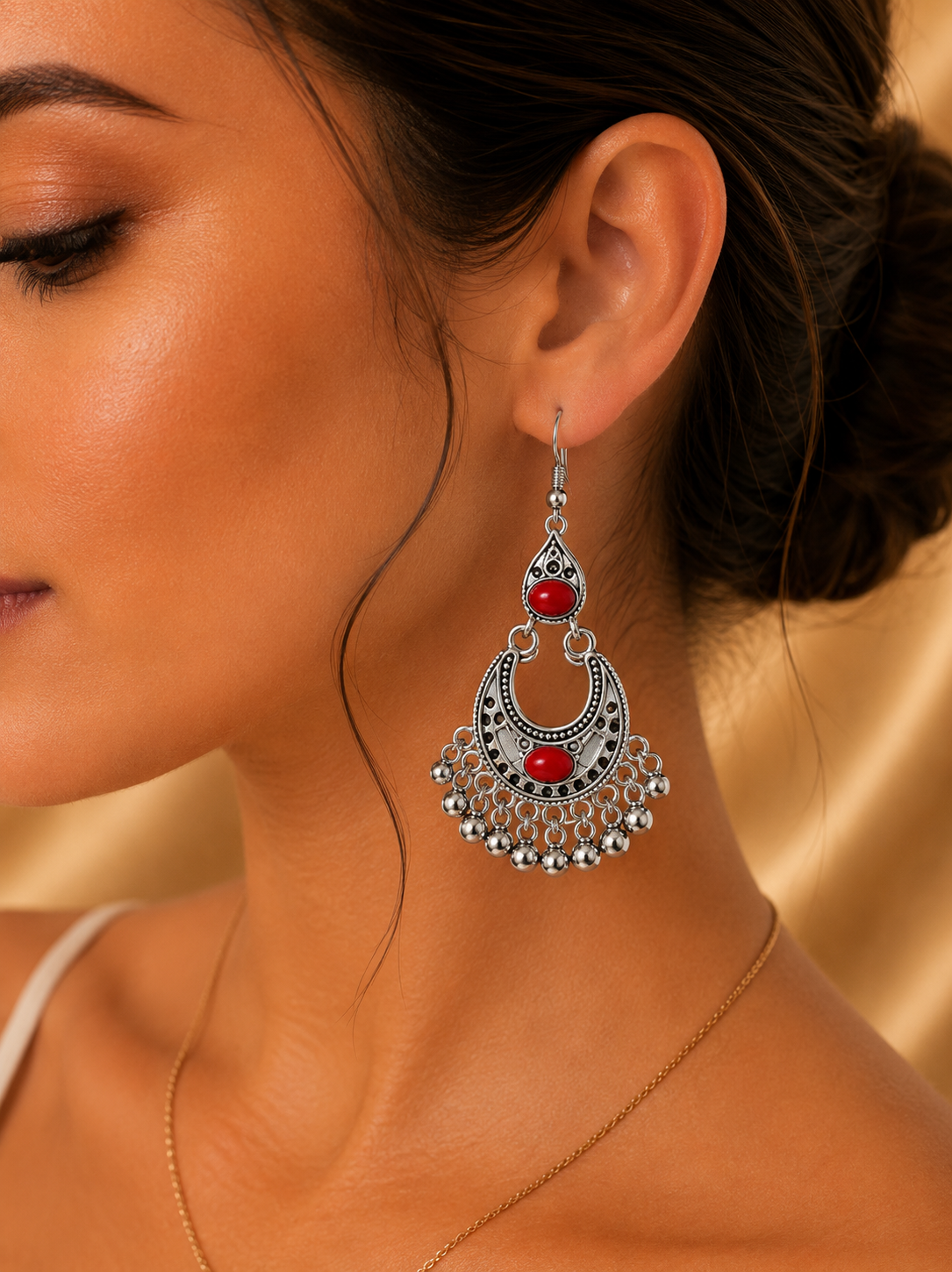 Aretes de fantasía bohemios con piedras rojas