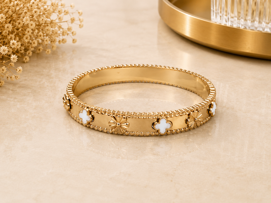 BRAZALETE ACERO FLOR BLANCA Y DORADA