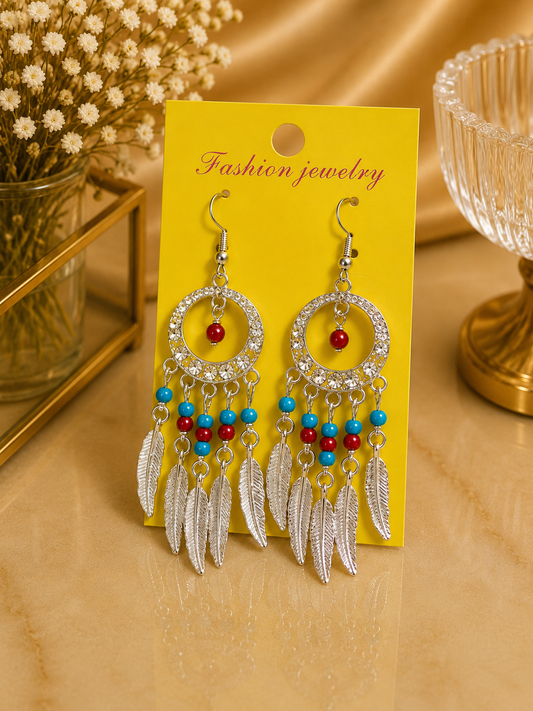 Aretes de fantasía estilo atrapasueños con cuentas multicolor