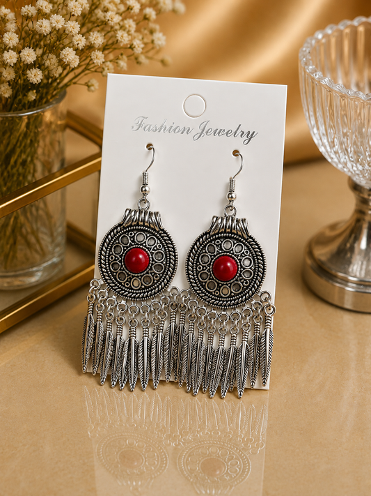 Aretes de fantasía estilo bohemio con detalle rojo