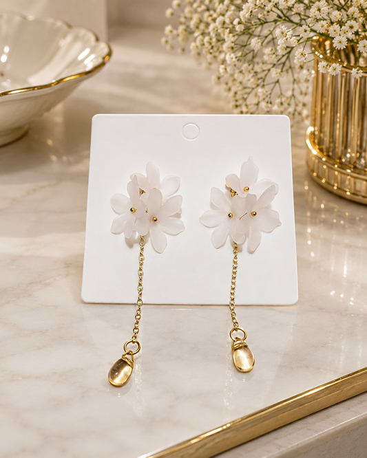 Aretes de fantasía florales con cadena dorada