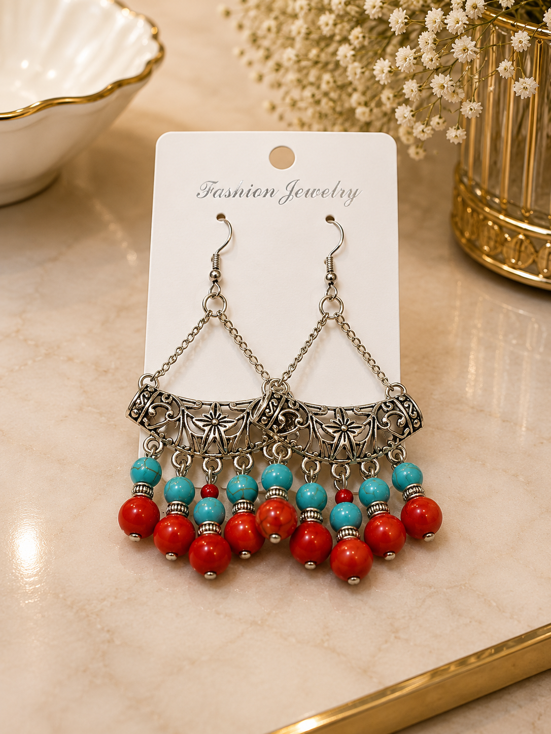 Aretes de fantasía bohemios con cuentas rojas y turquesa