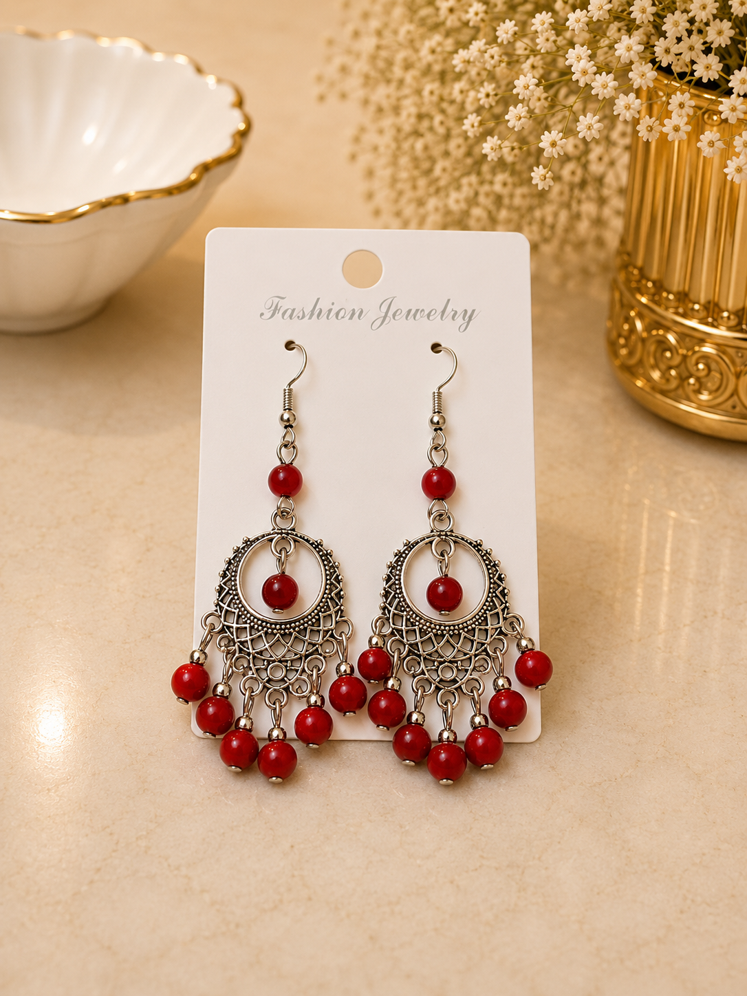 Aretes de fantasía bohemios con cuentas rojas