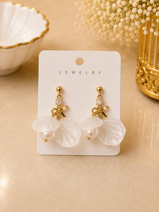 Aretes de fantasía con pétalos, perla y cristal